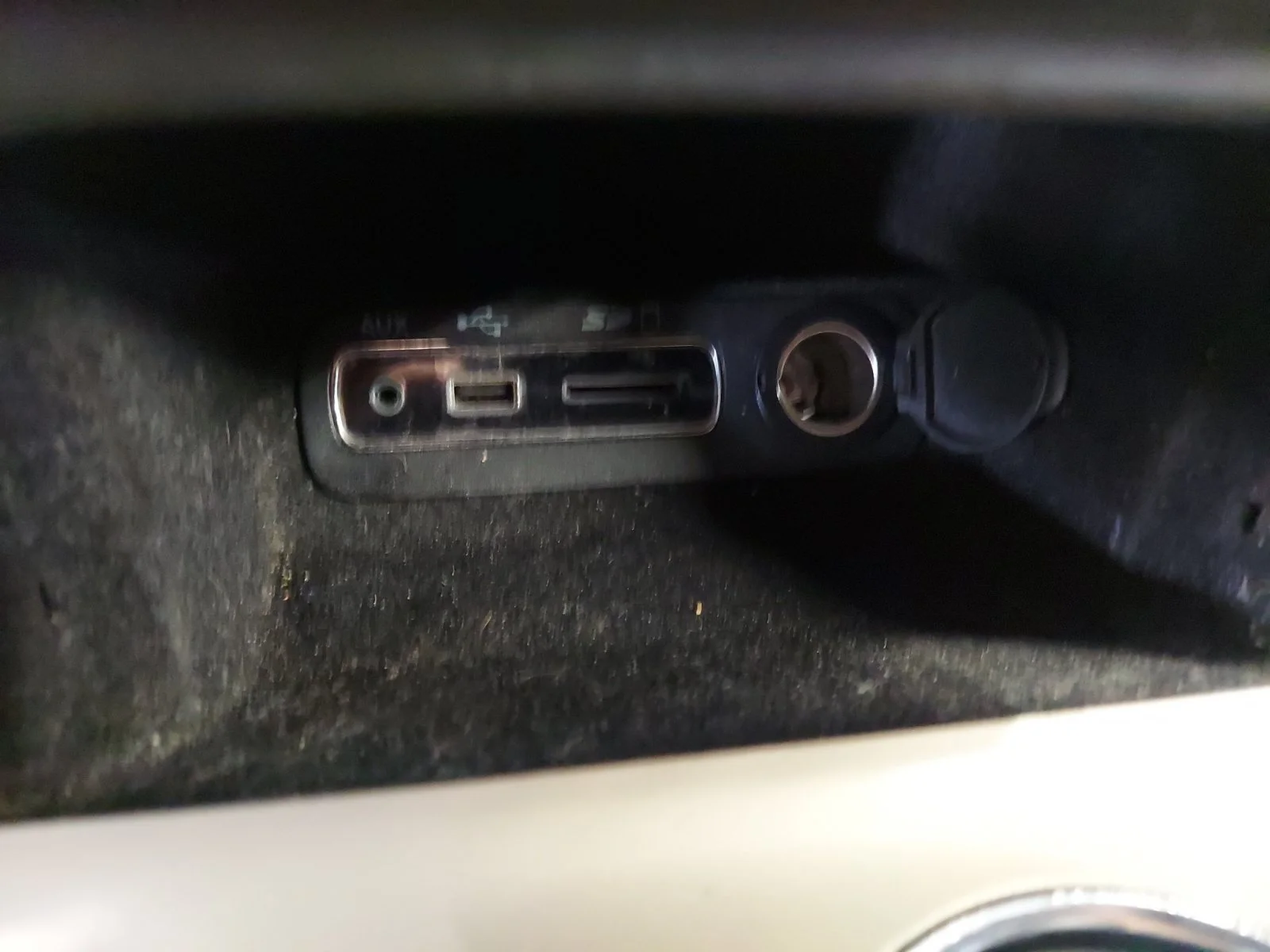 Used 2015 True Blue Pearlcoat Jeep Overland image 21