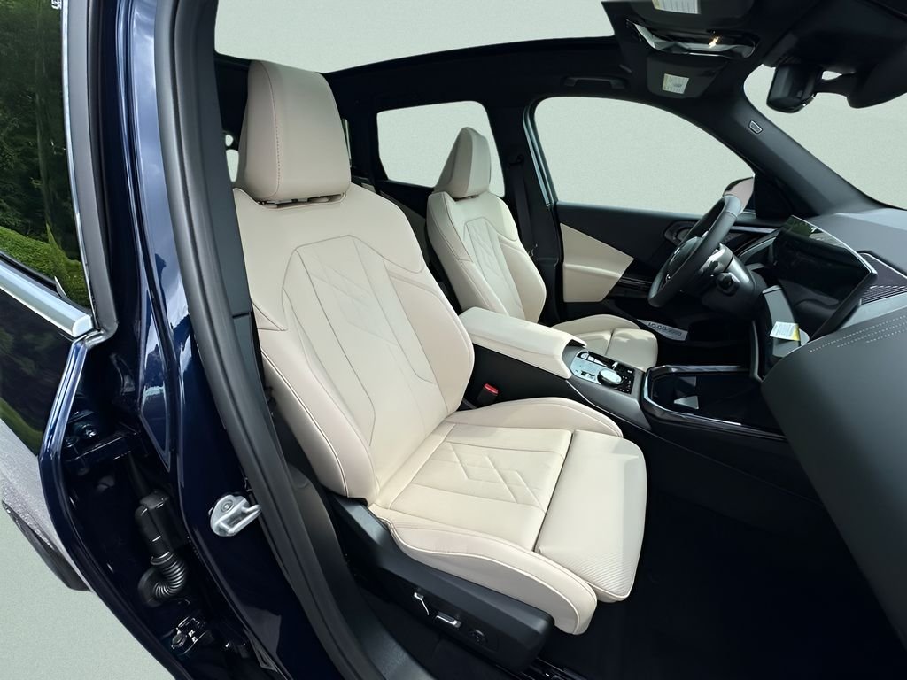 New 2026 Tanzanite Blue II Metallic BMW 30 xDrive image 10