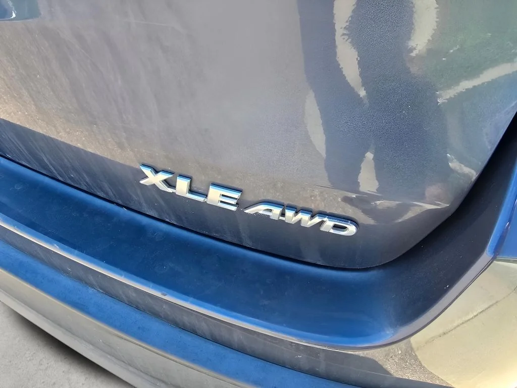 Used 2014 Shoreline Blue Pearl Toyota XLE image 30