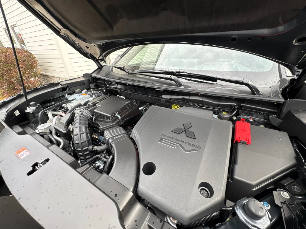 New 2026 Gray Mitsubishi SEL image 72