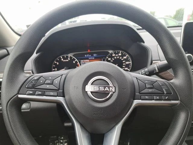 2025 Nissan Altima SV - Photo 15