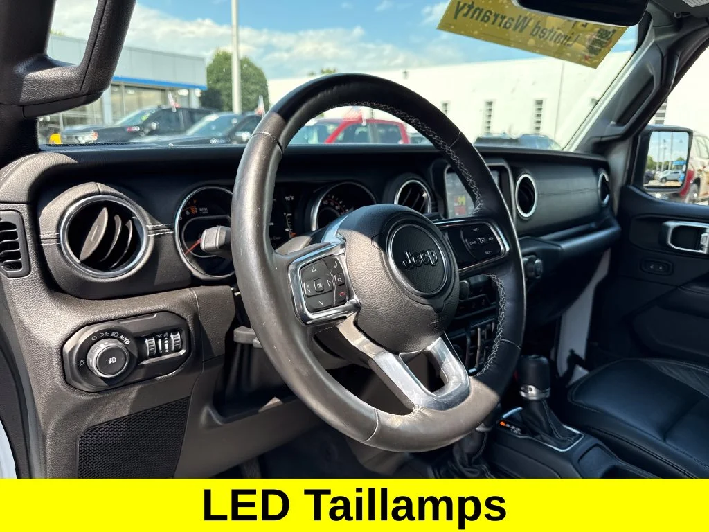 Used 2019 White Jeep Unlimited Sahara image 13