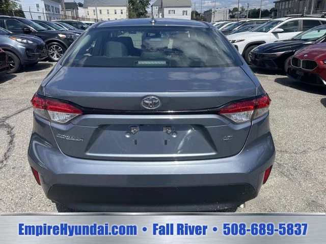 Used 2025  Toyota LE image 4