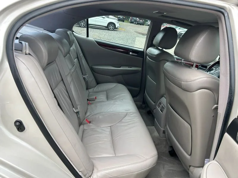 Used 2003 Gold Lexus ES 300 Sedan 4D image 24