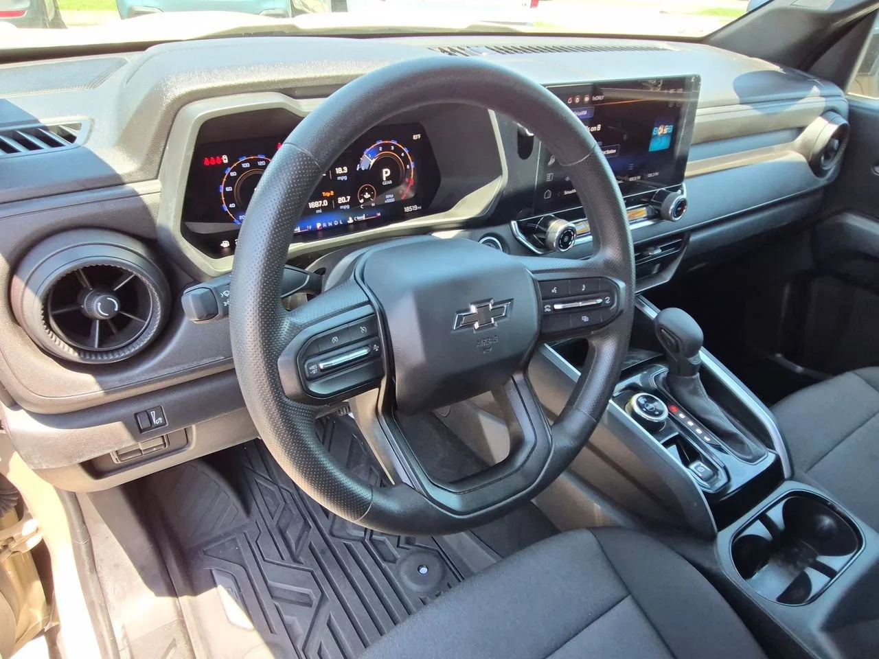Used 2024 Sand Dune Metallic Chevrolet Trail Boss image 10