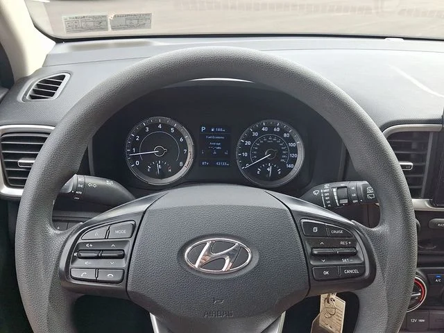 Used 2022 Blue Hyundai SE image 25