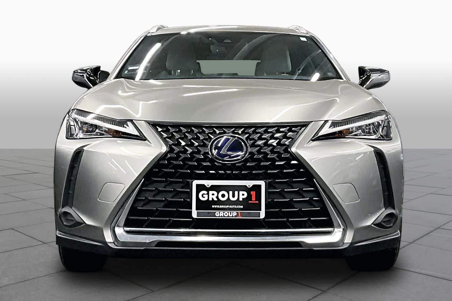 Used 2019 Atomic Silver Lexus  image 3