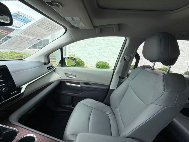 Used 2021 White Toyota XLE image 45