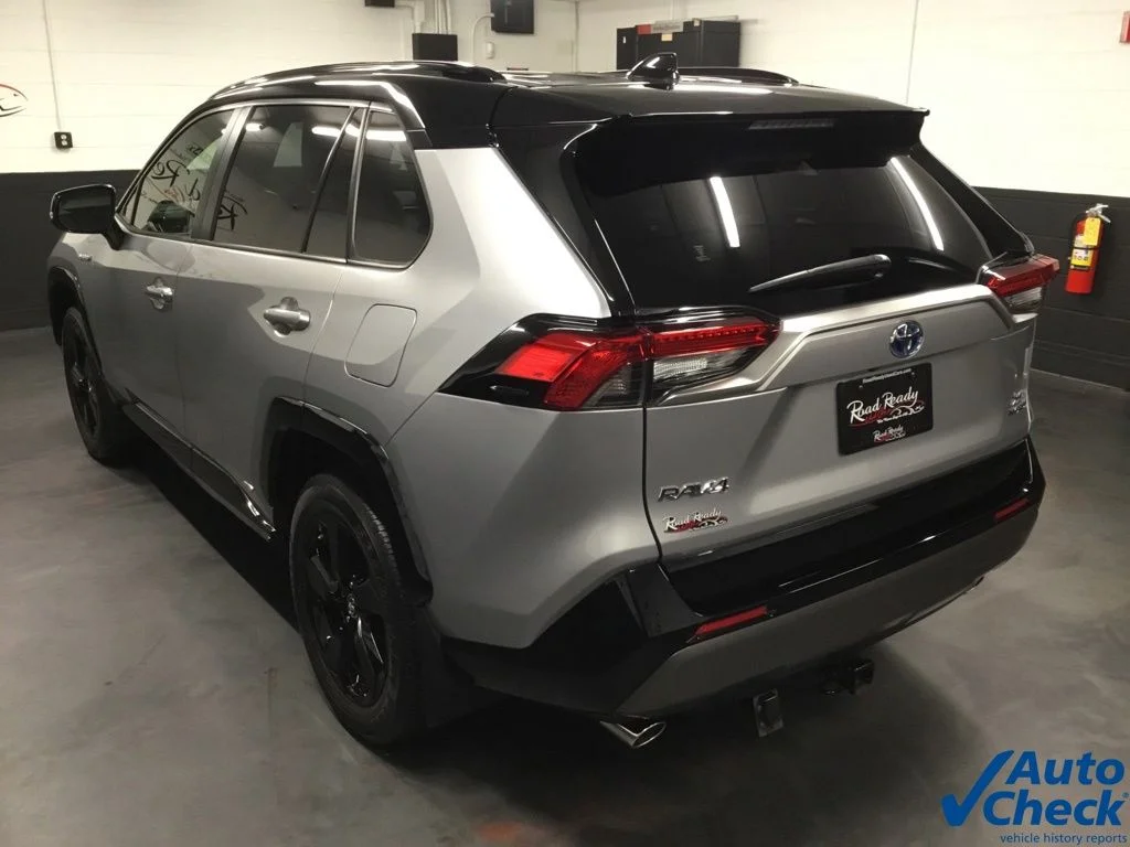 Used 2019 Silver Toyota XSE image 7