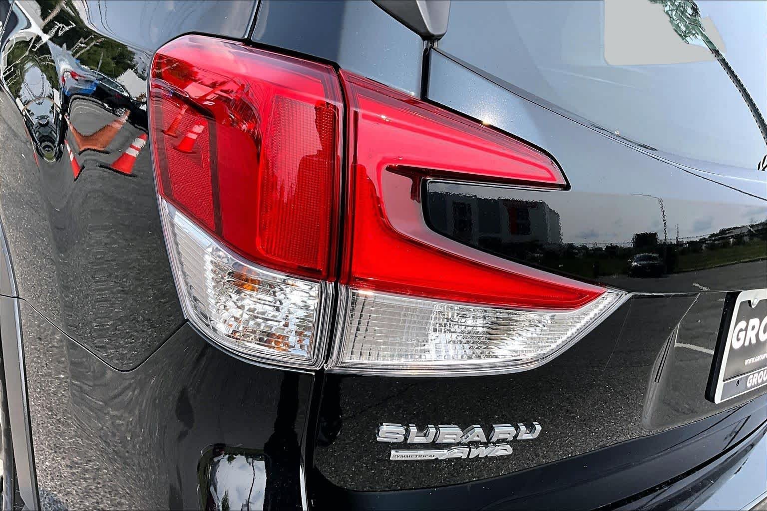 Used 2023 Crystal Black Silica Subaru Premium image 29