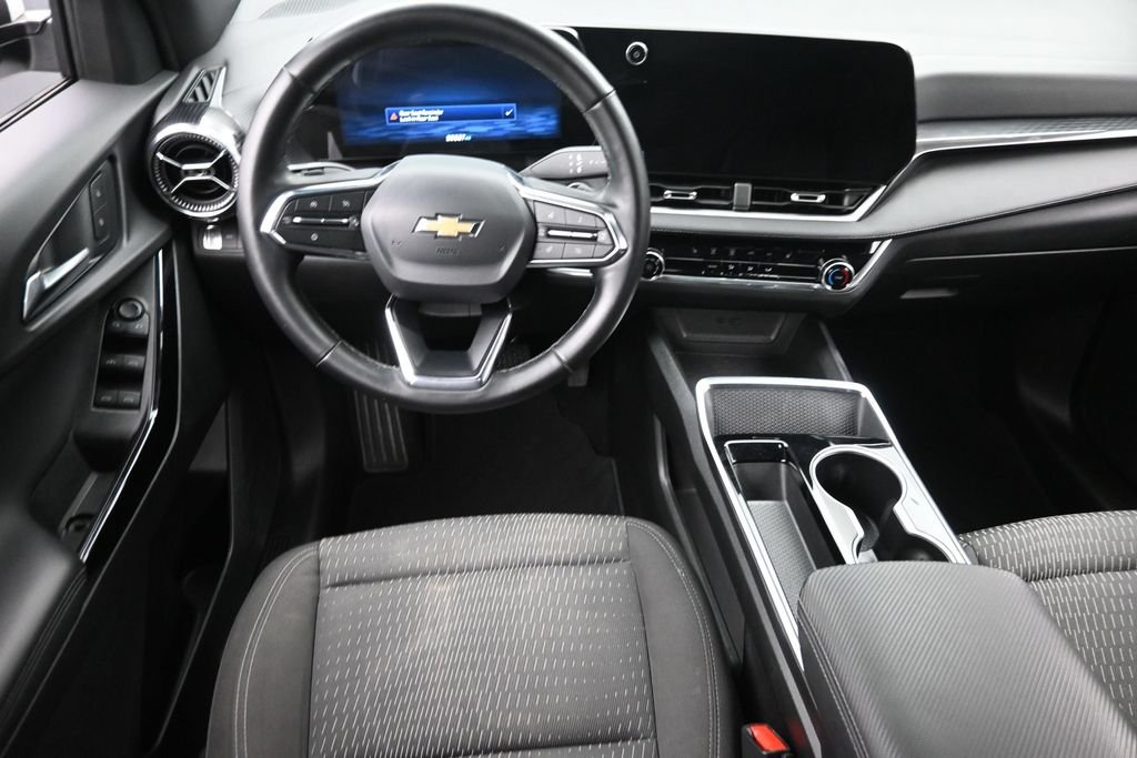 Used 2025 White Chevrolet LT image 14