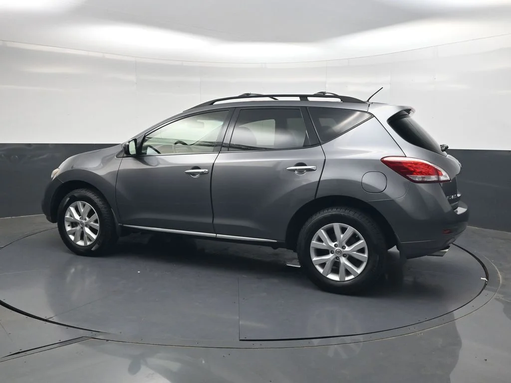 Used 2013 Gray Nissan SL image 8