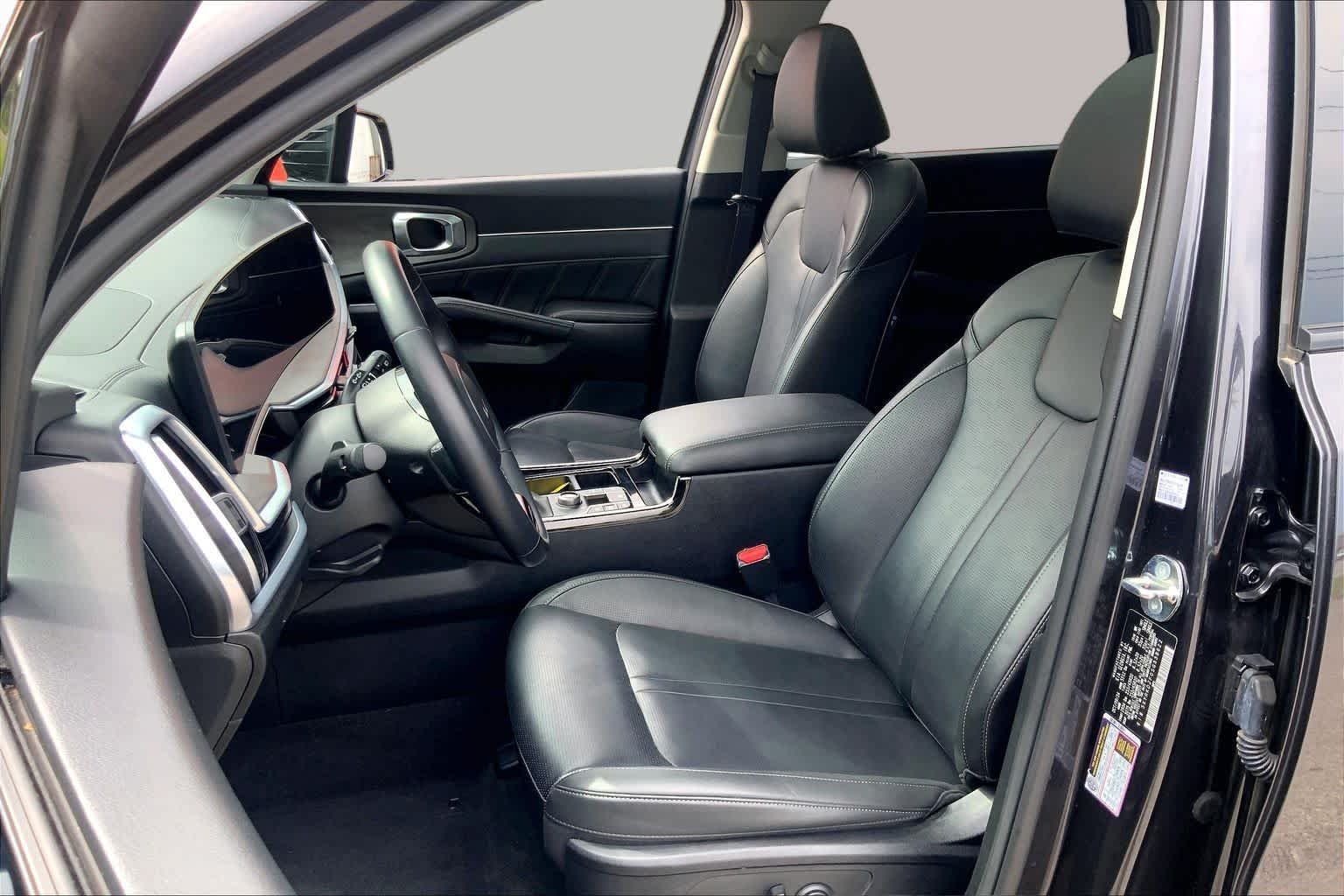 Pre-Owned 2025 Kia Sorento X-Line SX