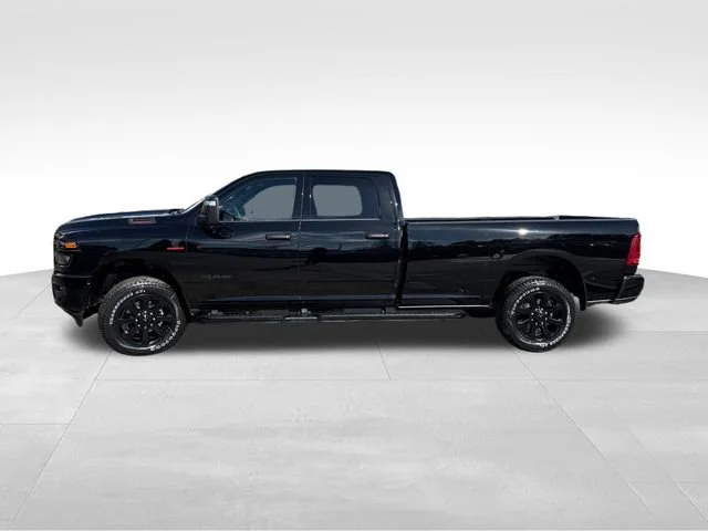 New 2026 Diamond Black Crystal Pearl-Coat Exterior Paint RAM Big Horn image 4
