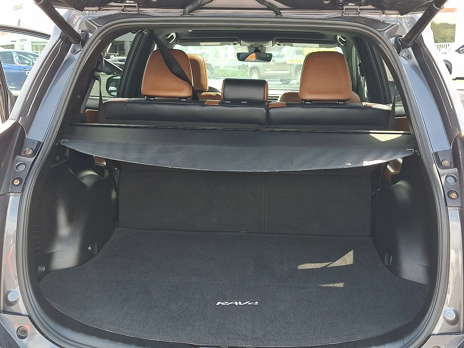Used 2018 Magnetic Gray Metallic - 1G3 Toyota SE image 29