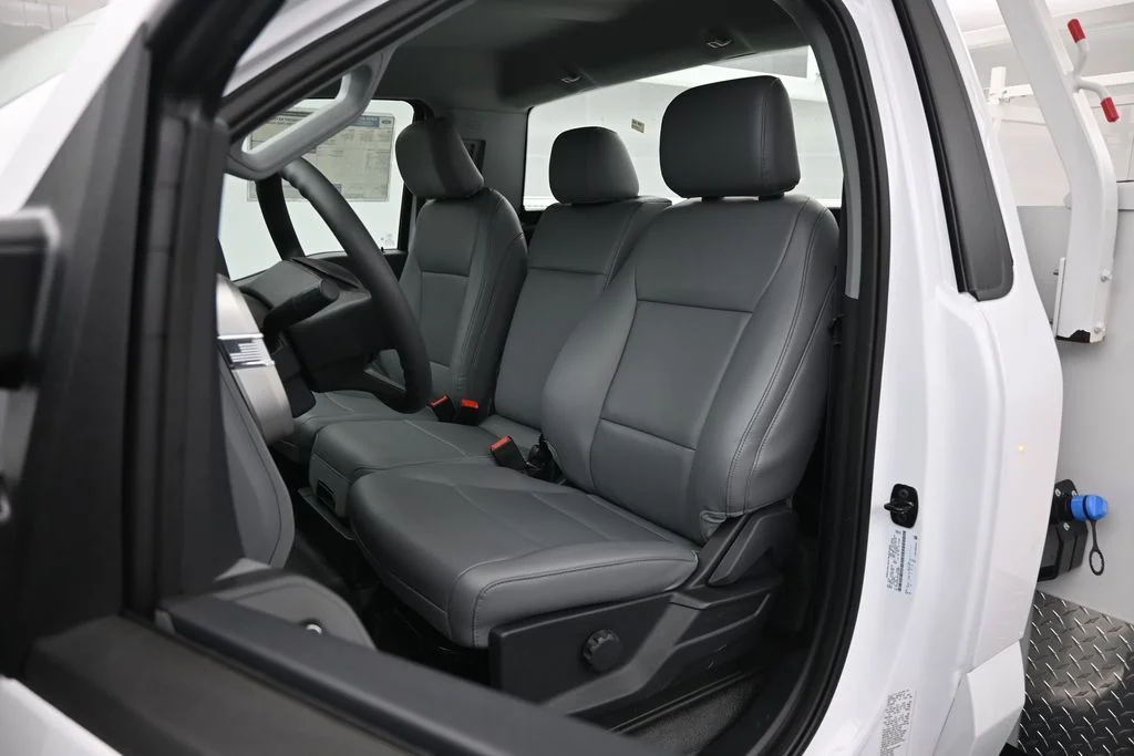 New 2026 Oxford White Ford XL image 8