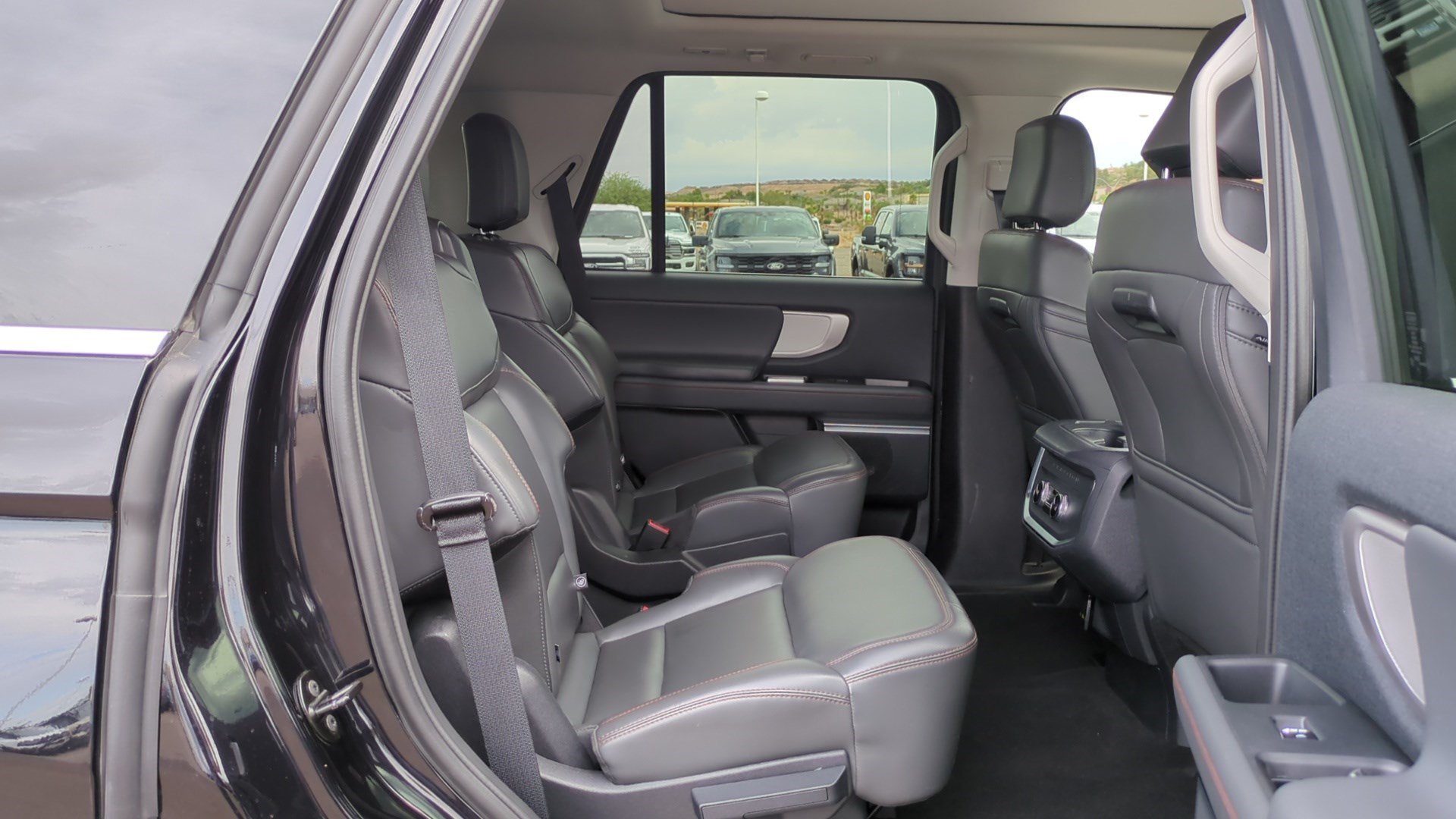 Used 2025 Black Metallic Ford Active image 28