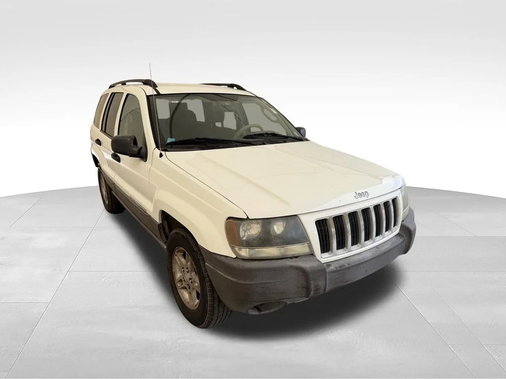 Used 2004 Stone White Jeep Laredo image 4