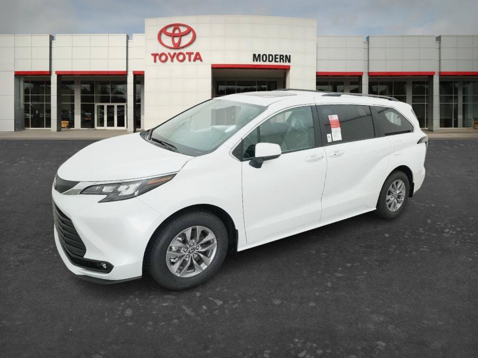 New 2026 Wind Chill Pearl Toyota XLE image 1