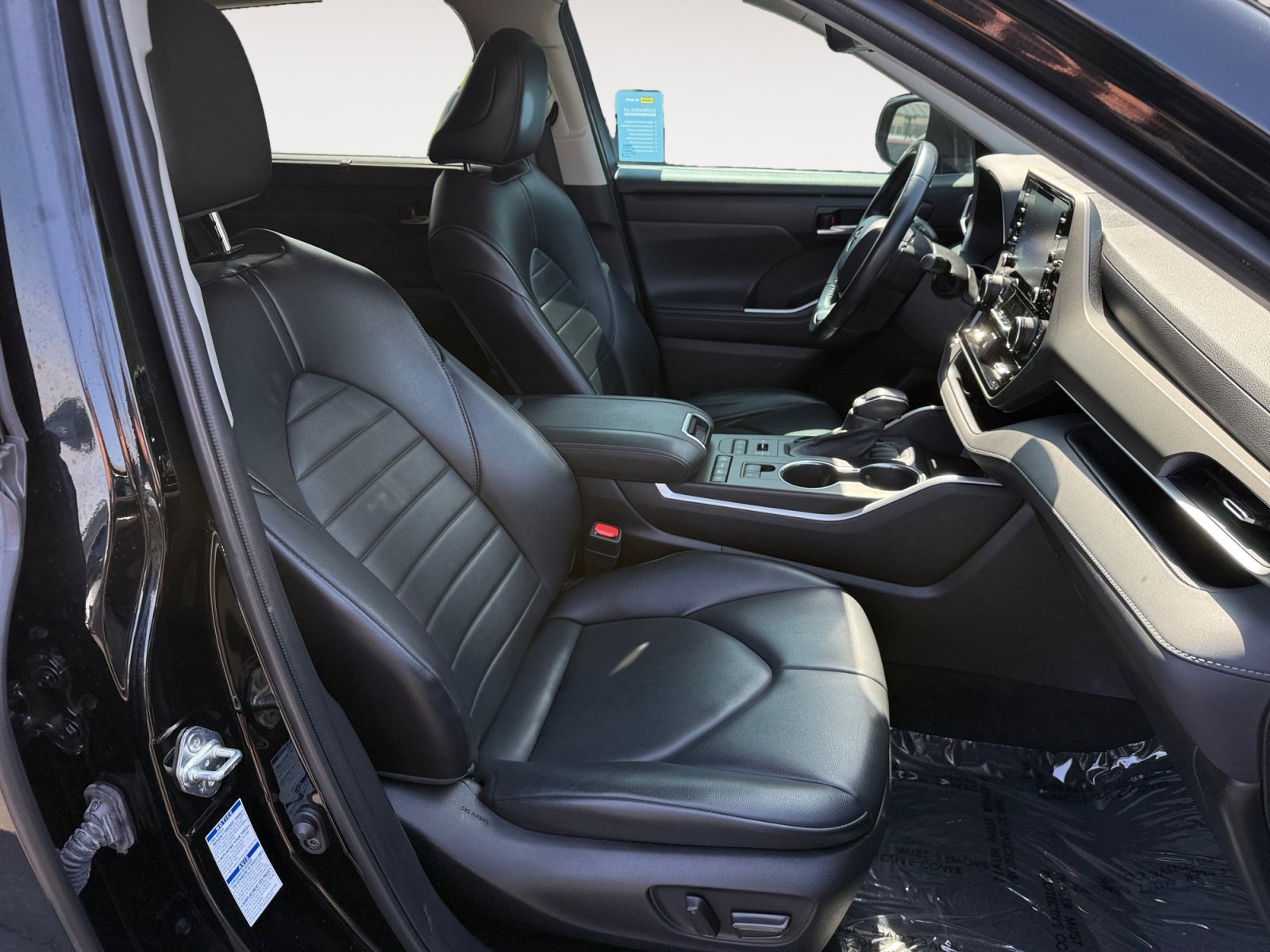 Used 2022 Midnight Black Metallic Toyota XLE image 19