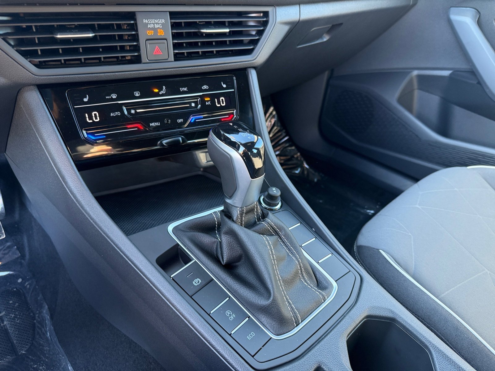 2026 Volkswagen Jetta Sport - Photo 13