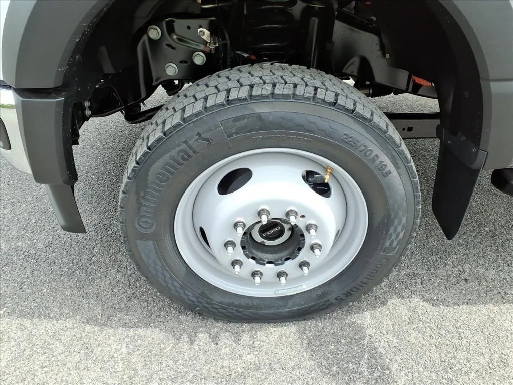 New 2026 Oxford White Ford F-450® XL image 11