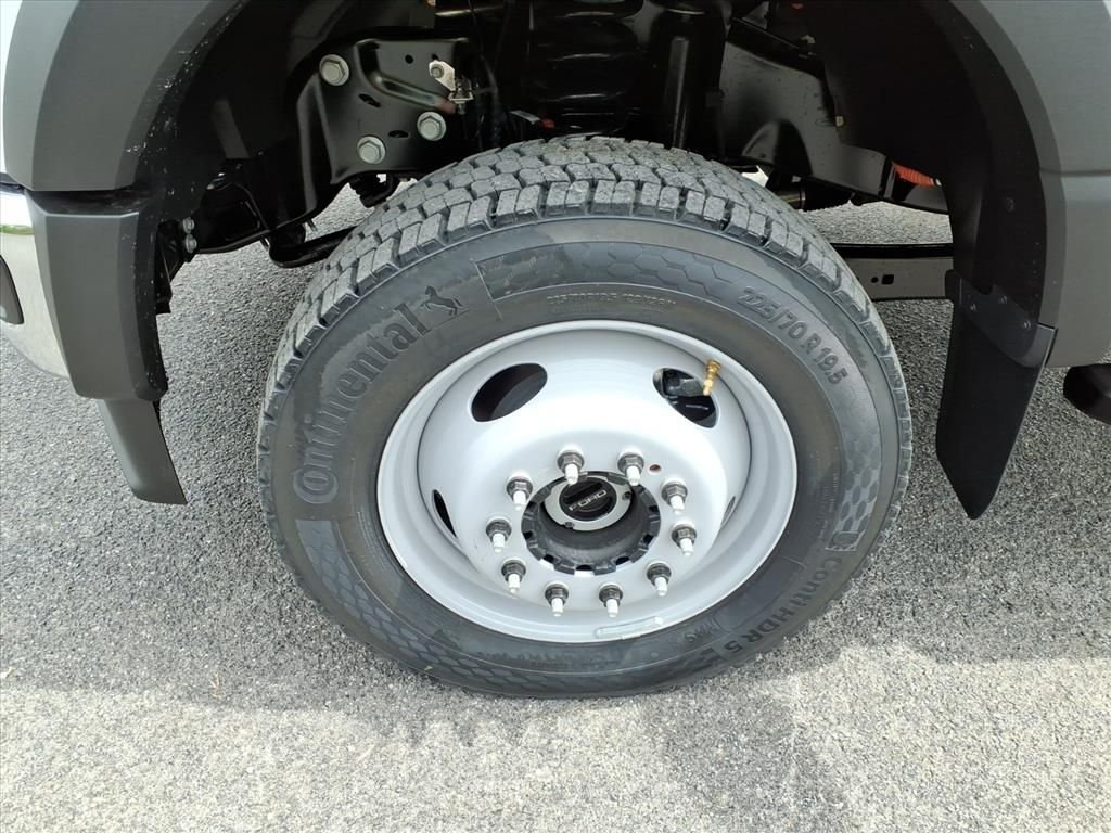 New 2026 Oxford White Ford F-450® XL image 11