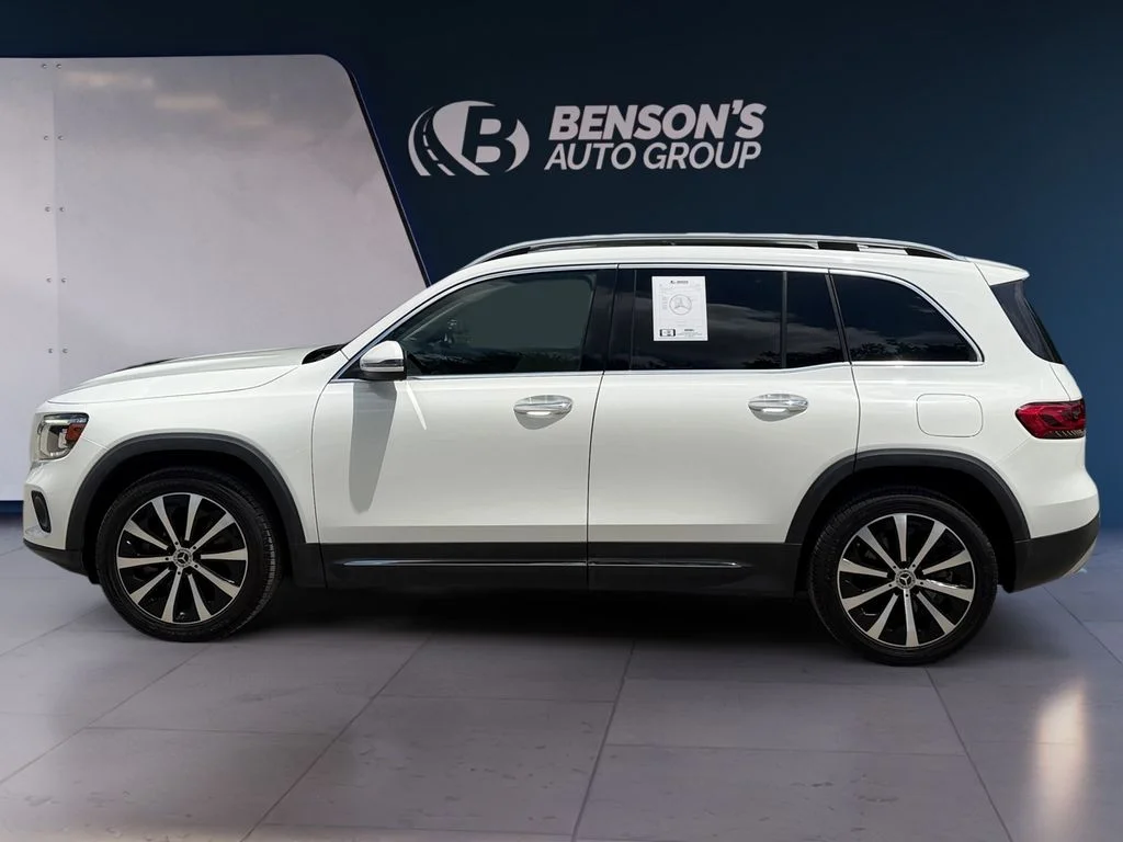 Used 2022  Mercedes-Benz GLB 250 image 2