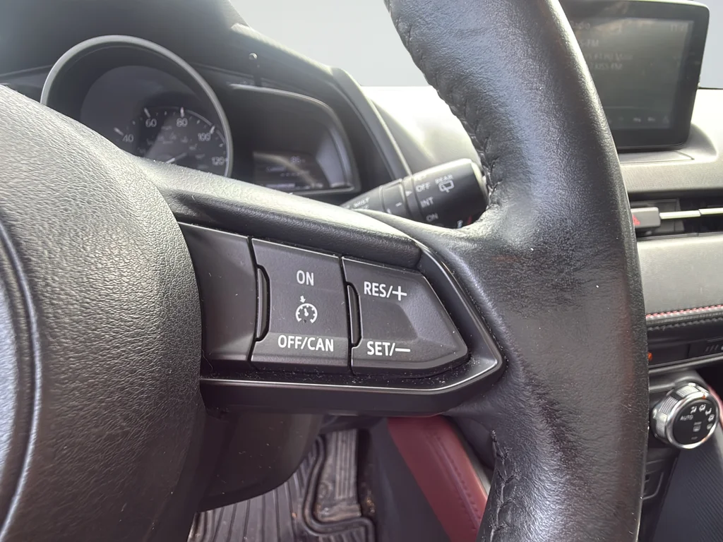 Used 2018 White Mazda Touring image 14