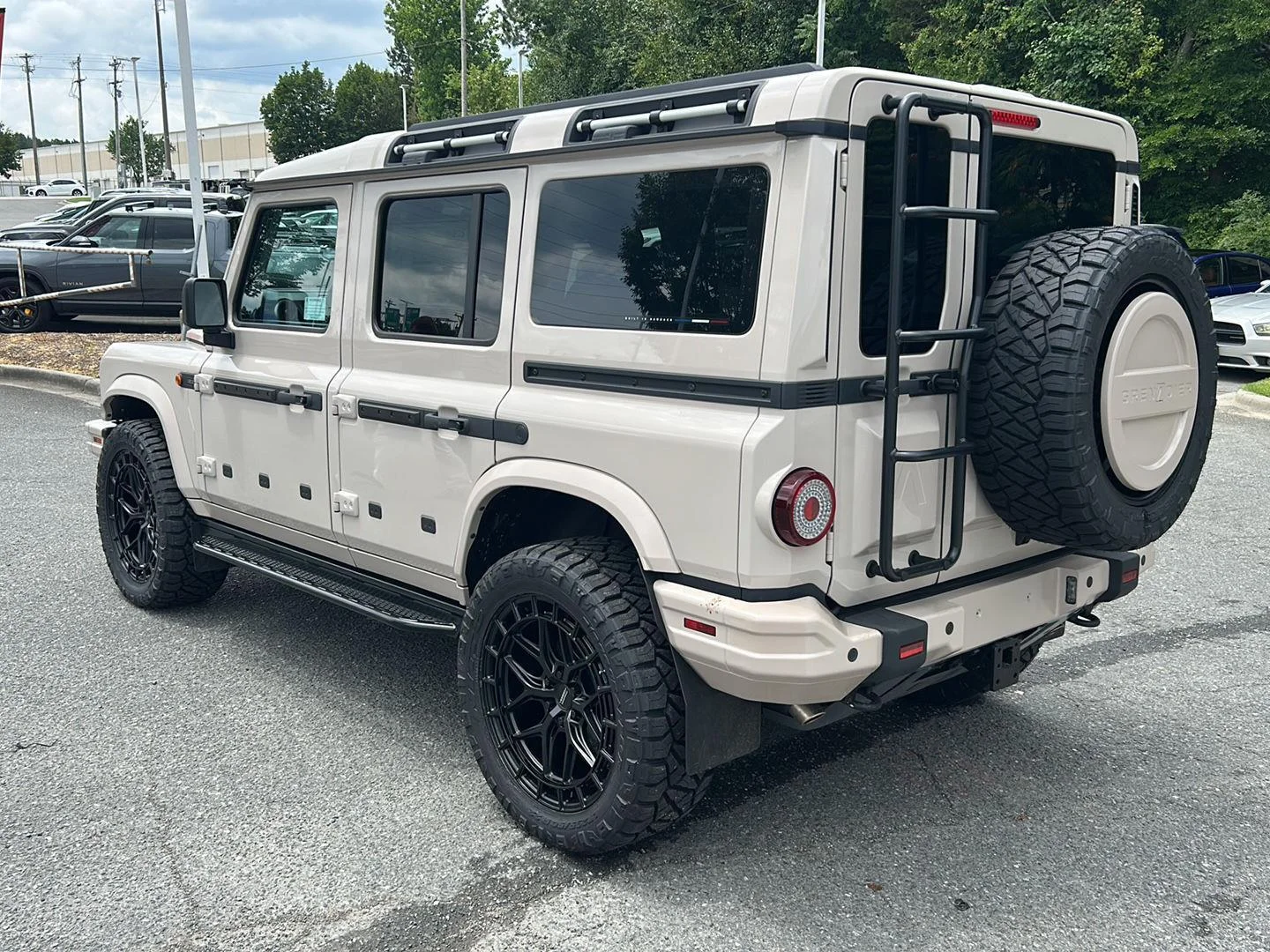 New 2025 Magic Mushroom INEOS Fieldmaster Edition *Monopaint Pkg**Vossen 22" Wheels* image 3