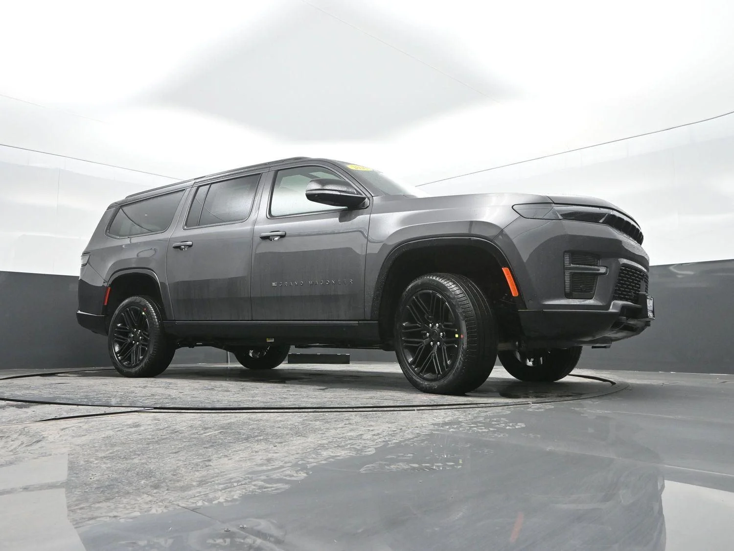 New 2026 Baltic-Gray Metallic Clear-Coat Exterior Paint Jeep Limited Reserve image 39