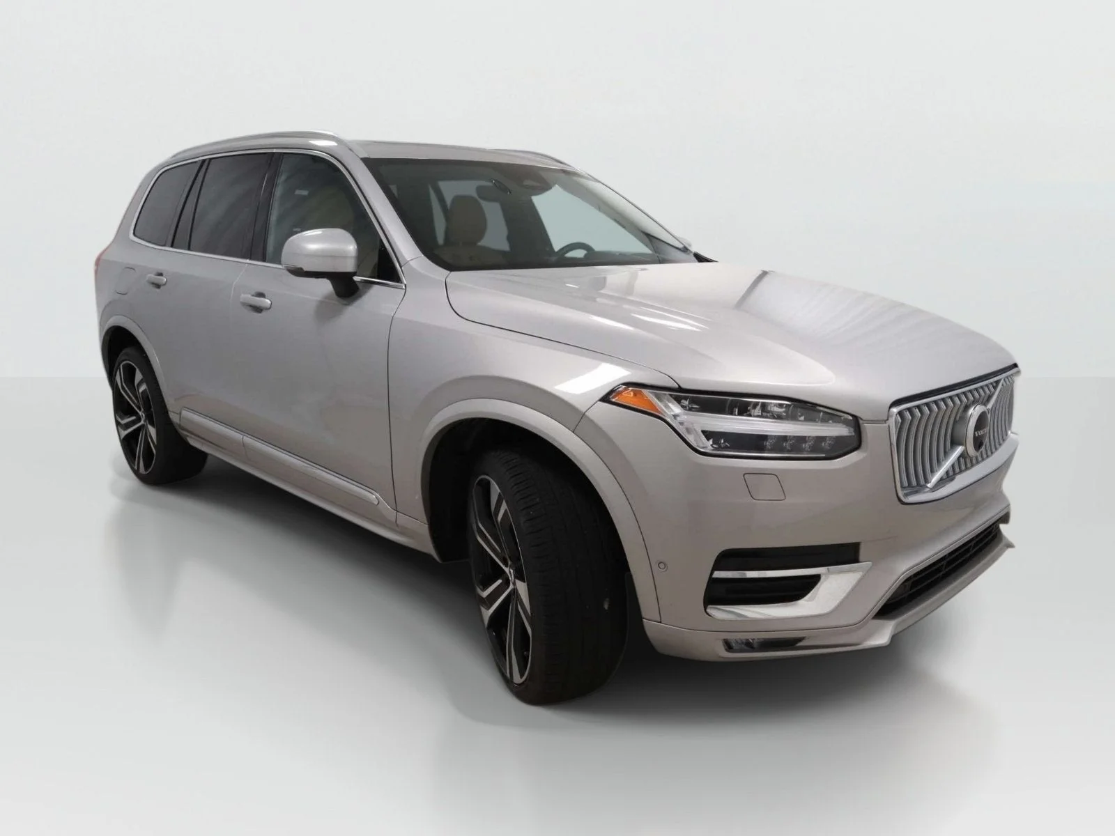 Used 2024 Silver Volvo Ultimate Bright Theme image 7