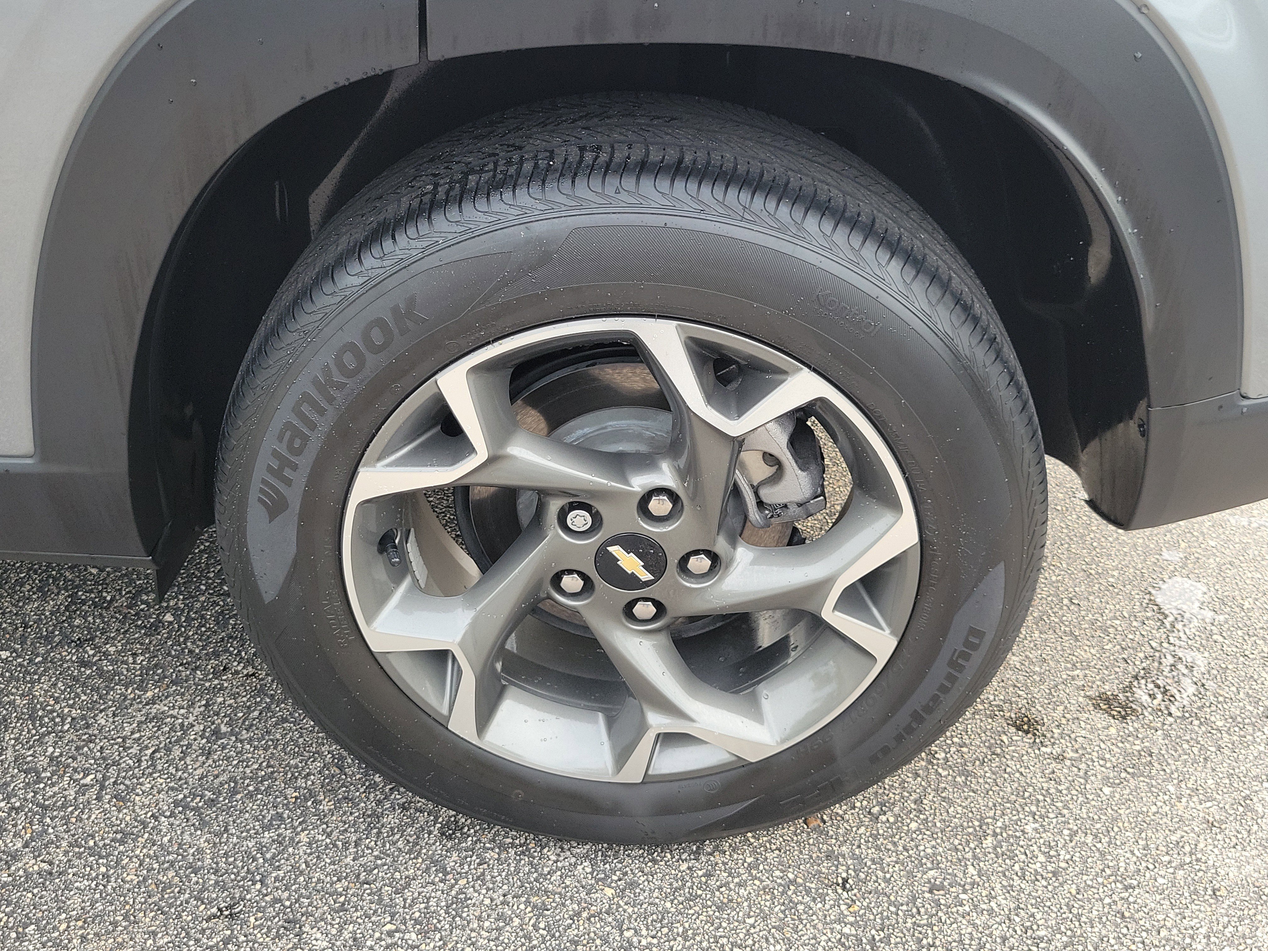 Used 2025 Sterling Gray Metallic Chevrolet LT image 8