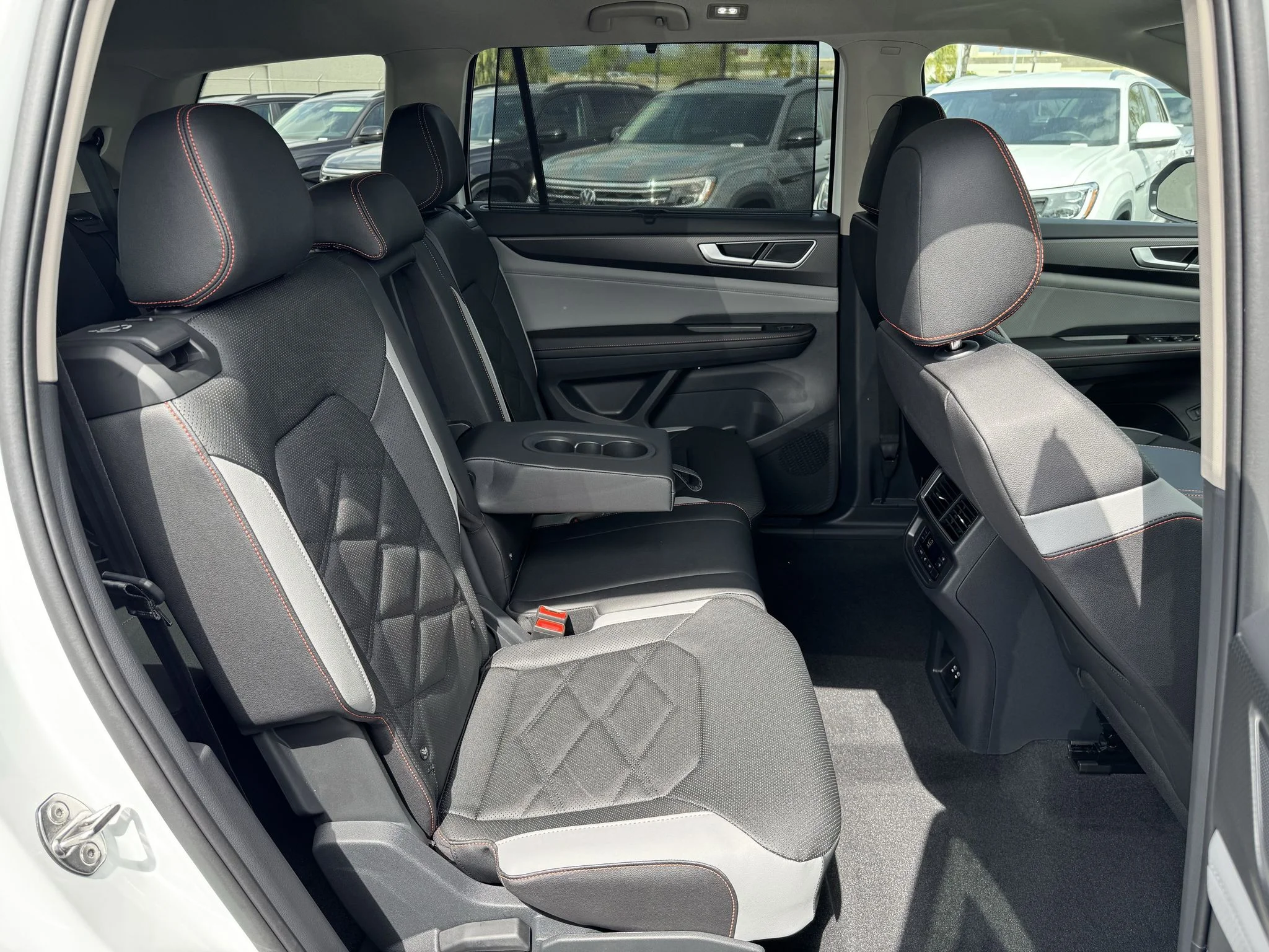 New 2026 Opal White Pearl Volkswagen 2.0T Peak Edition image 31