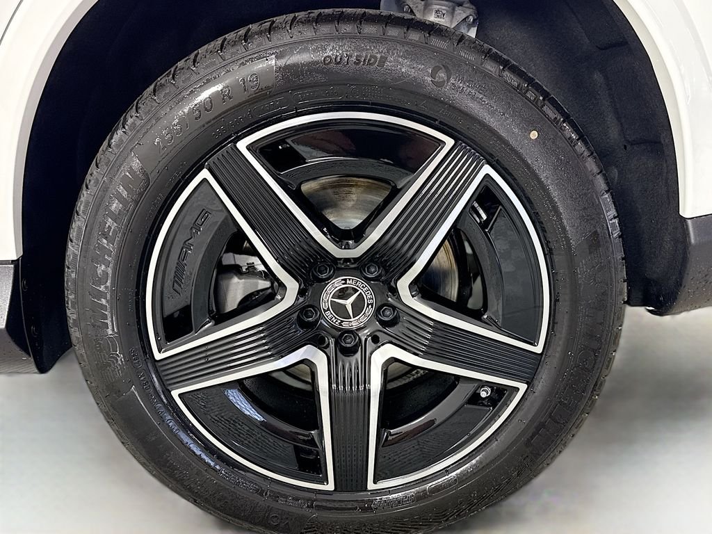 New 2026 Polar White Mercedes-Benz GLC 300 image 32