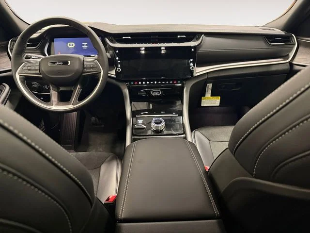 New 2026 Bright White Clear-Coat Exterior Paint Jeep Altitude image 10