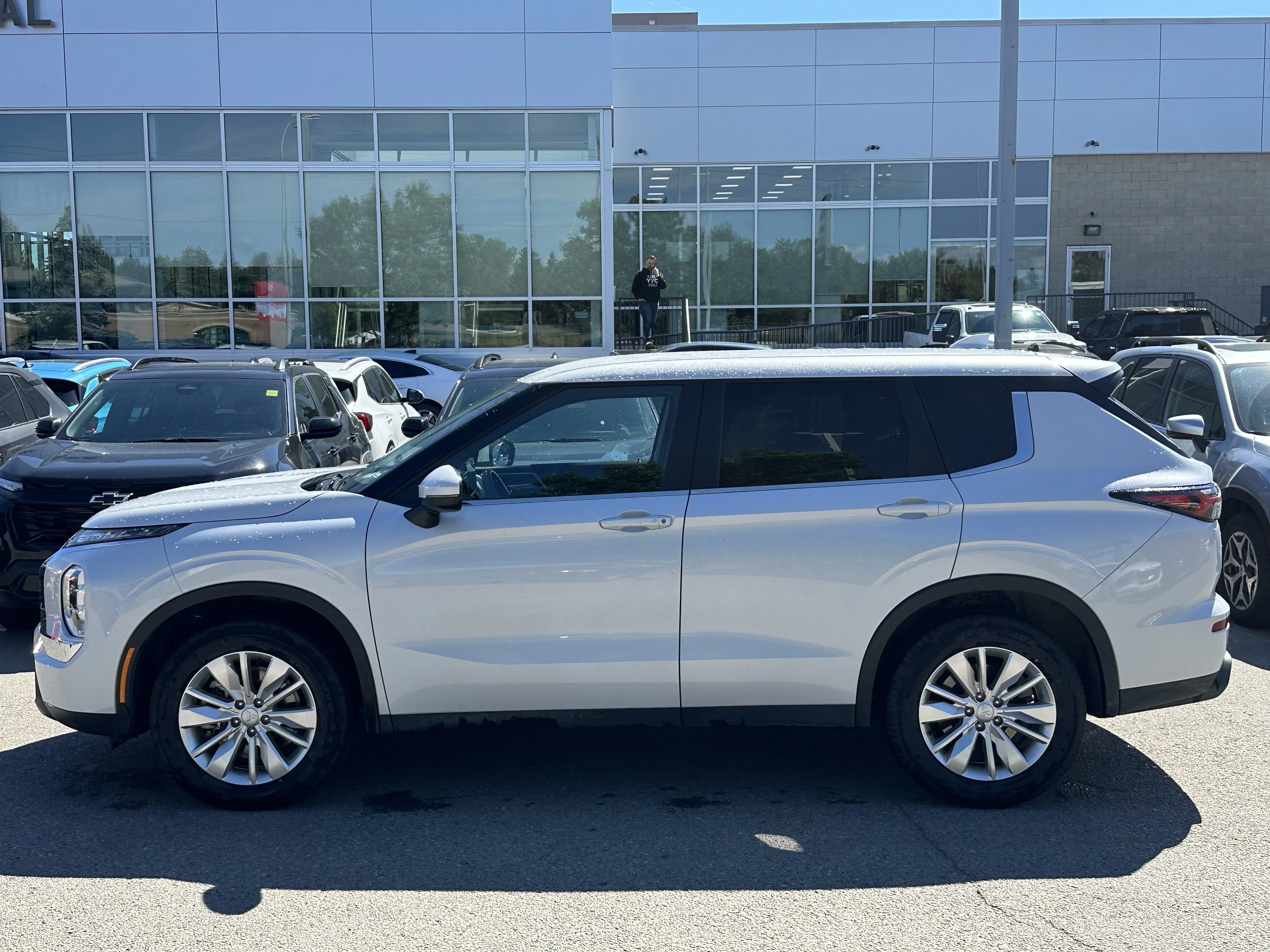 Certified Used 2025  Mitsubishi ES image 3