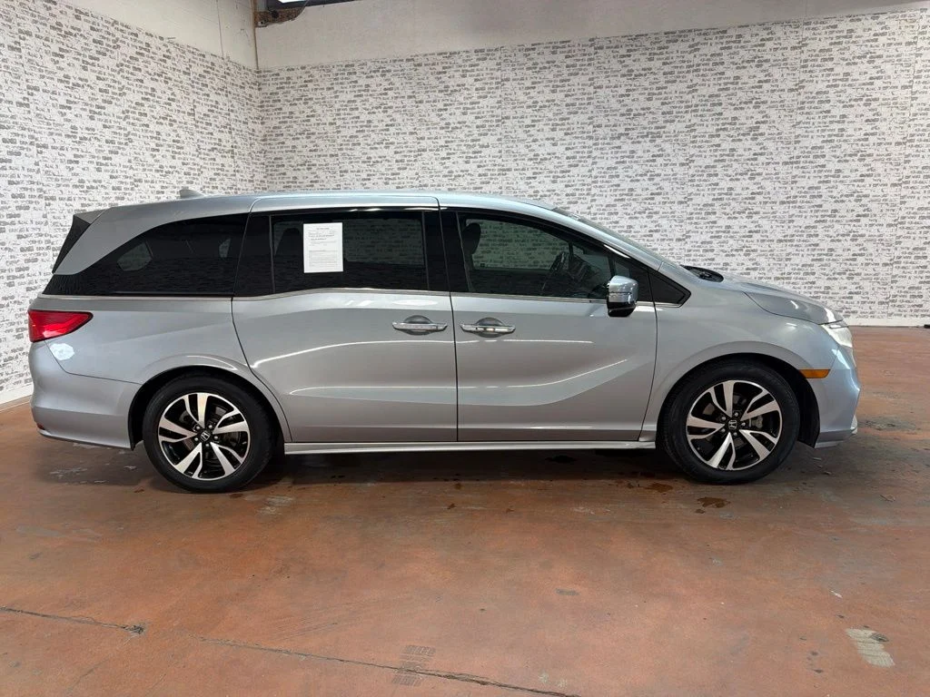 Used 2019 Lunar Silver Metallic Honda Elite image 8