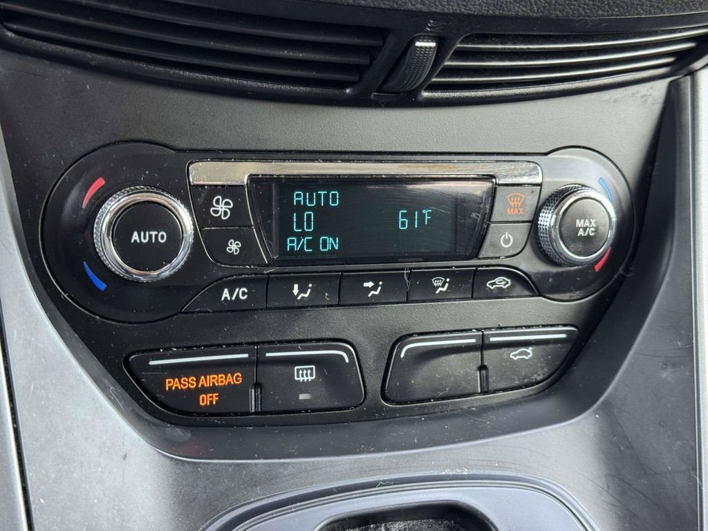 Used 2015 Red Ford SE image 6