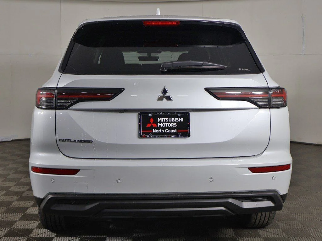 New 2026 White Mitsubishi ES 1.5T S-AWC image 12