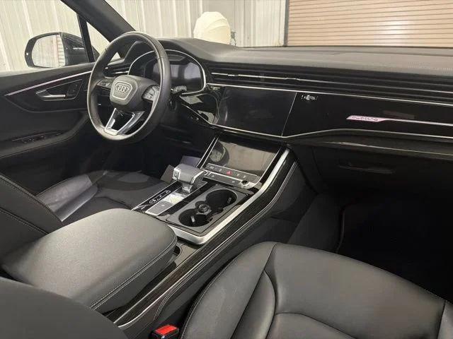 Used 2025 Mythos Black Metallic Audi 55 Premium Plus image 21