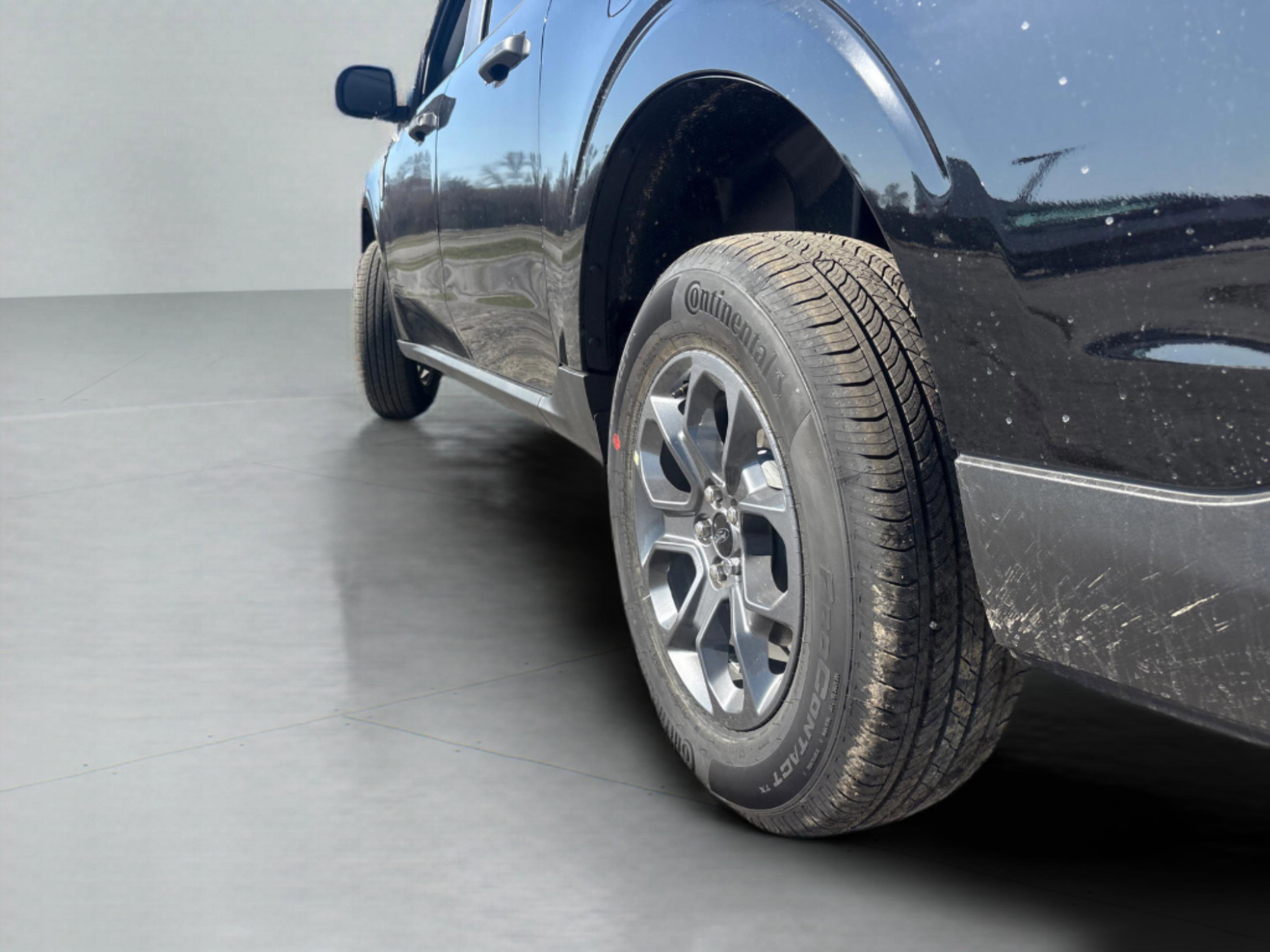 New 2026 Shadow Black Ford XLT image 10