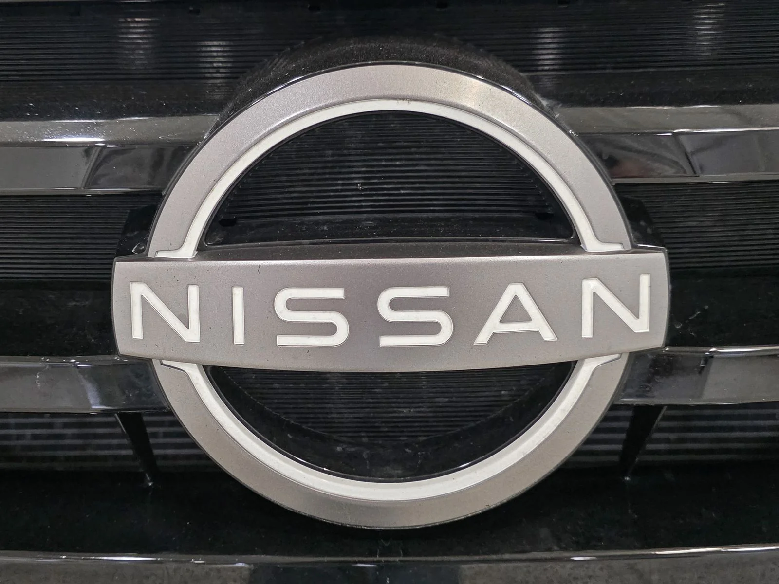 Used 2023 Black Nissan SL image 13