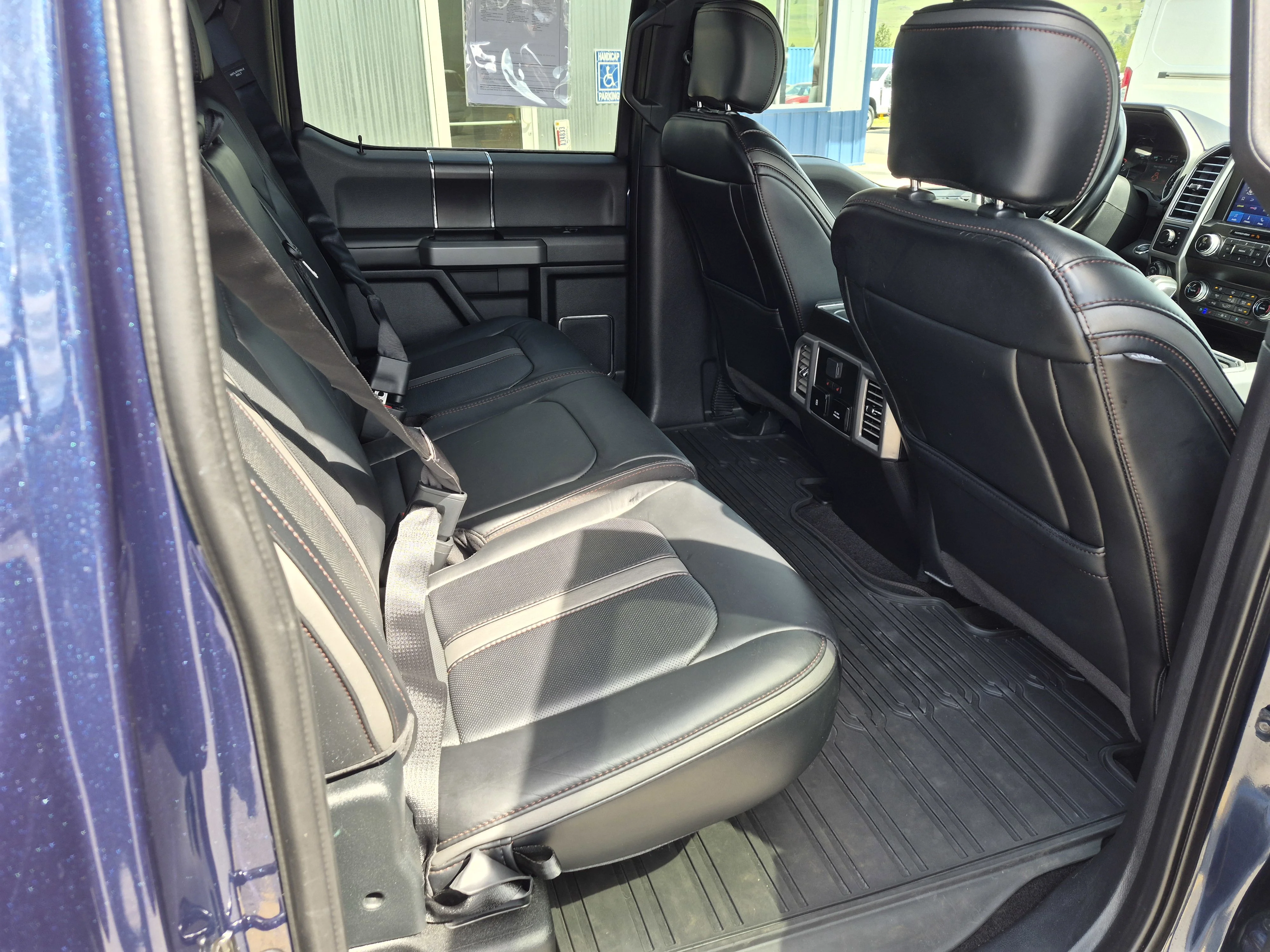 2020 Ford F-150 Platinum - Photo 11