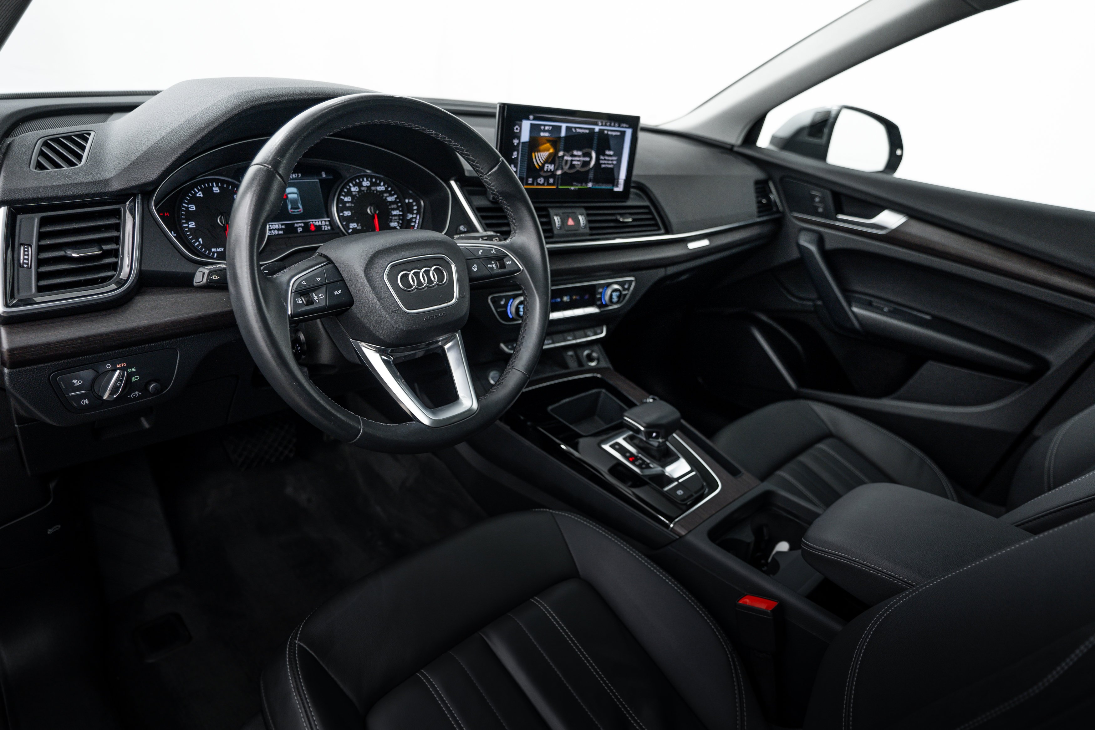 Certified Used 2023 Daytona Gray Pearl Effect Audi S line Premium image 10