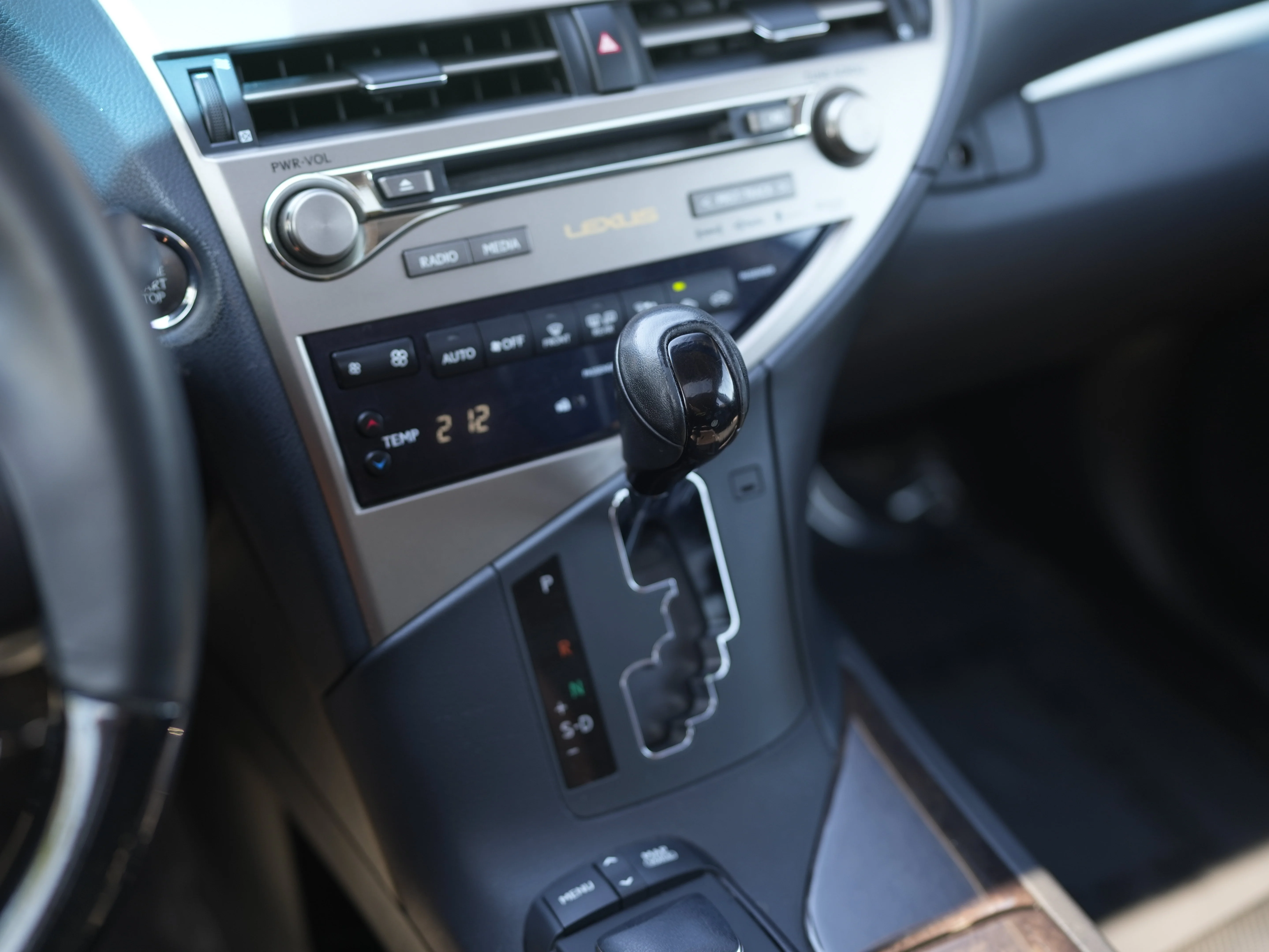 Used 2013 Black Lexus  image 16