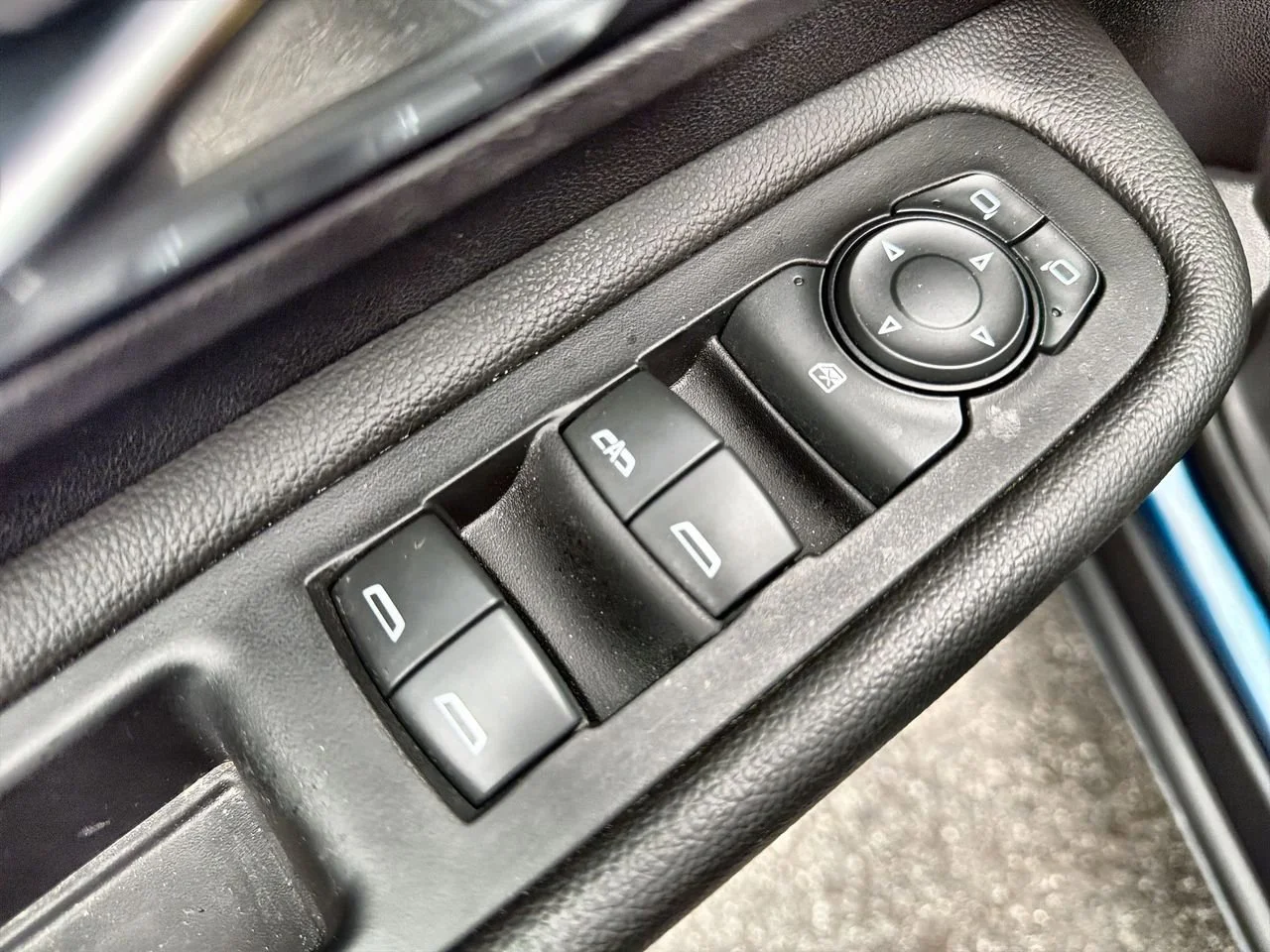 Used 2019 BLUE EMERALD METALLIC GMC SLE image 19
