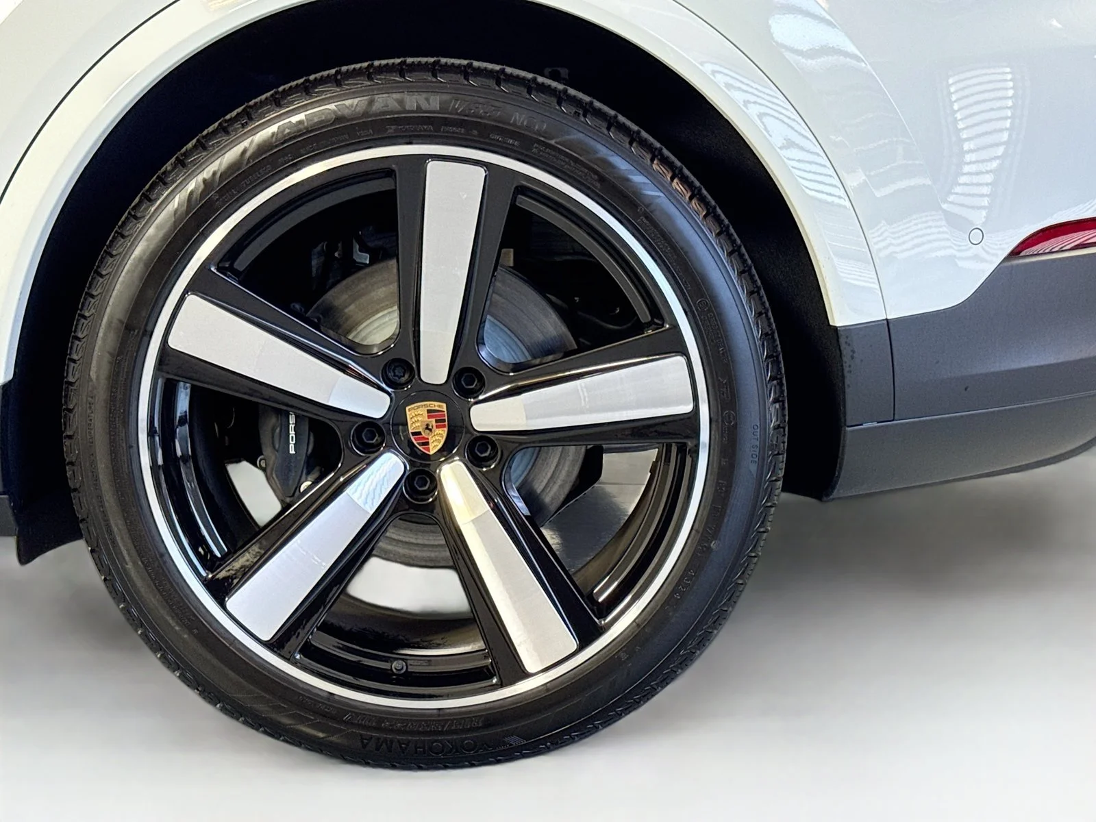 New 2025 White Porsche E-Hybrid image 23