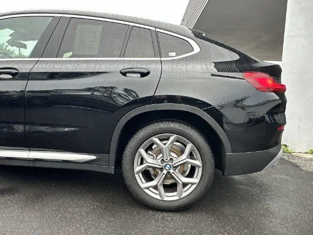 Used 2023 Black BMW xDrive30i image 10
