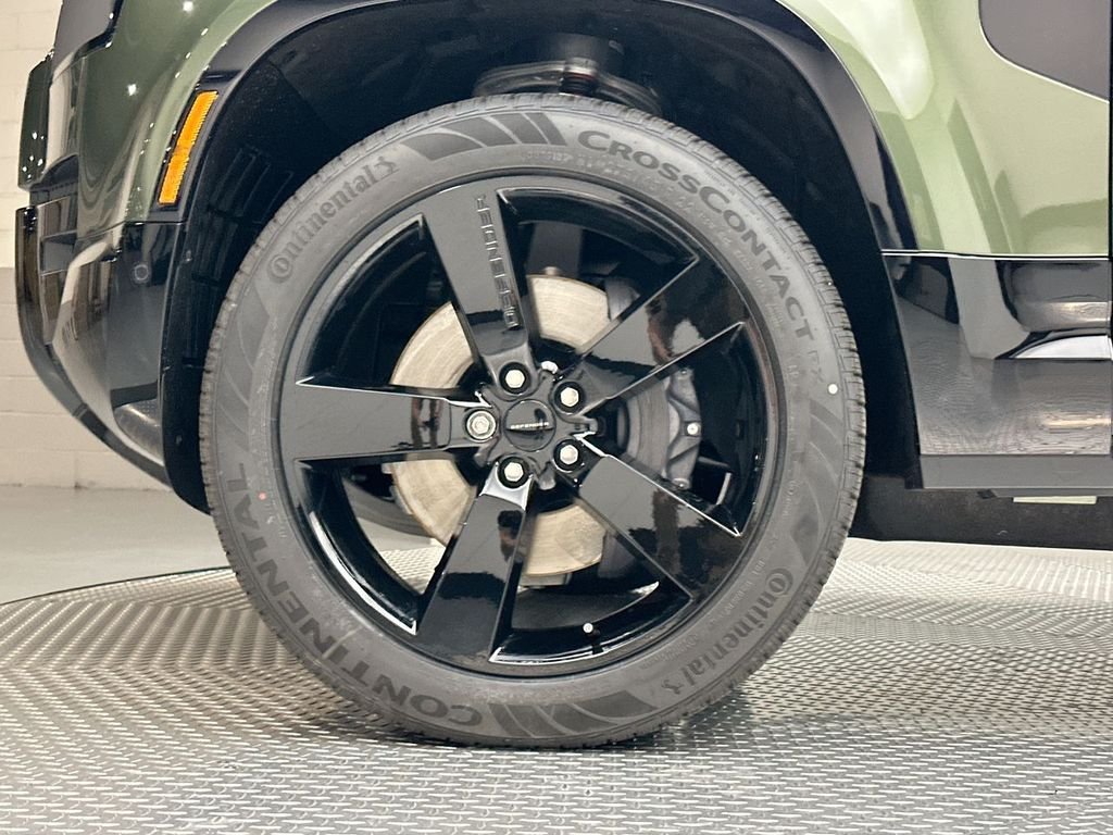 New 2026 Woolstone Green Land Rover X-Dynamic SE image 5
